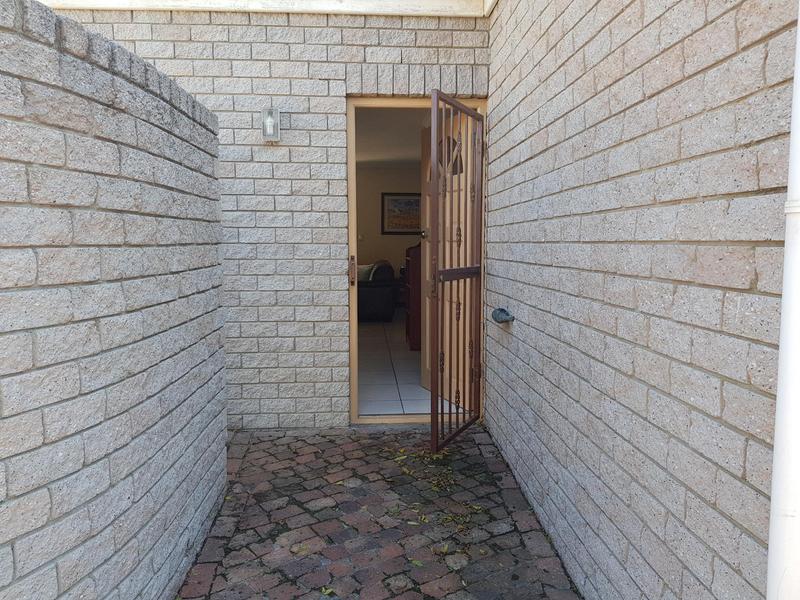 To Let 3 Bedroom Property for Rent in Bloubergstrand Western Cape